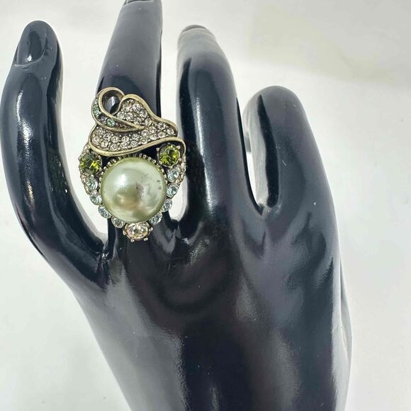 Heidi Daus Ring Size 5.5 Crystal Faux Pearl Peridot Rhinestone Cabochon - Picture 4 of 16